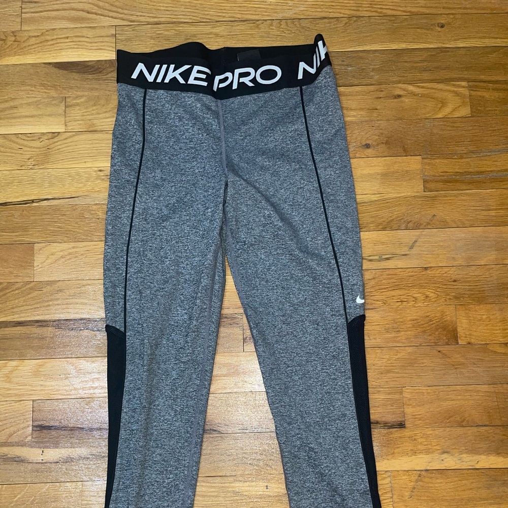 Nike pro workout leggings
